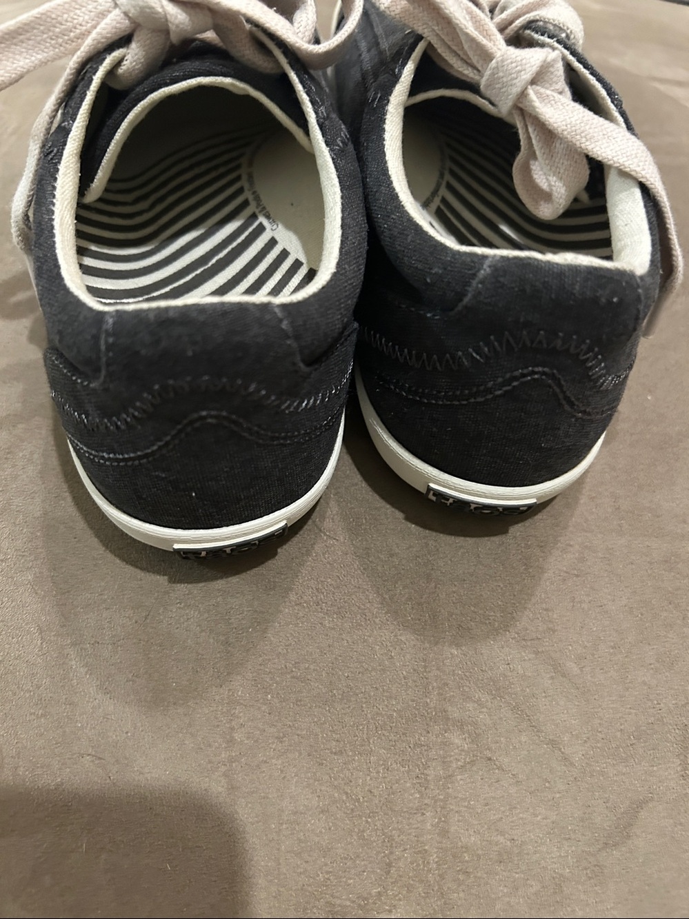 Taos Star Lace Up Sneakers - Picture 4 of 8